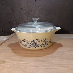 Vintage 2 1/2 Qt.. PYREX Homestead Nesting Mixing Bowl with Lid